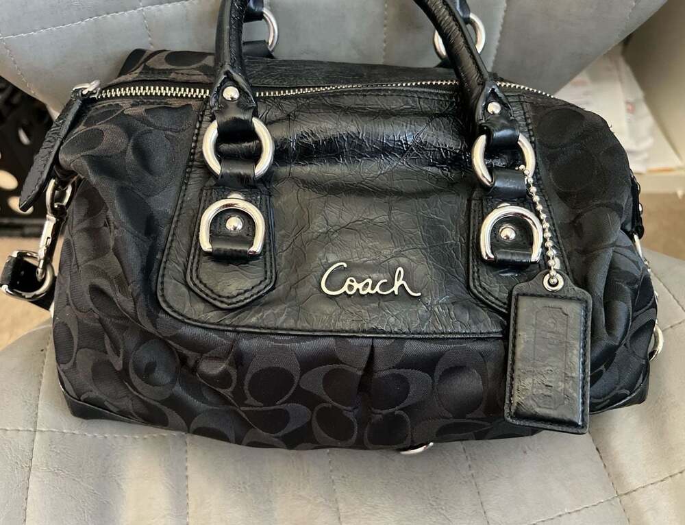 Coach - Picture 2 of 6